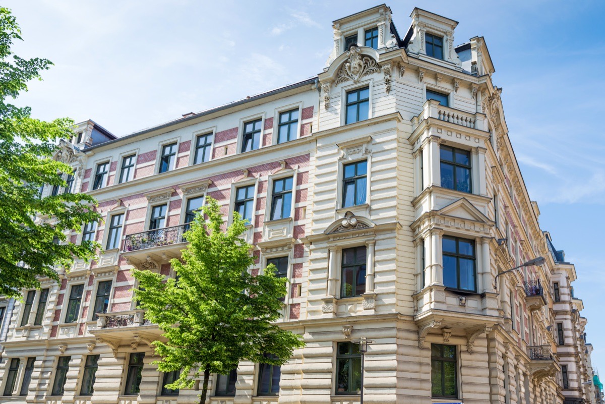 Sanierter Gruenderzeit-Altbau